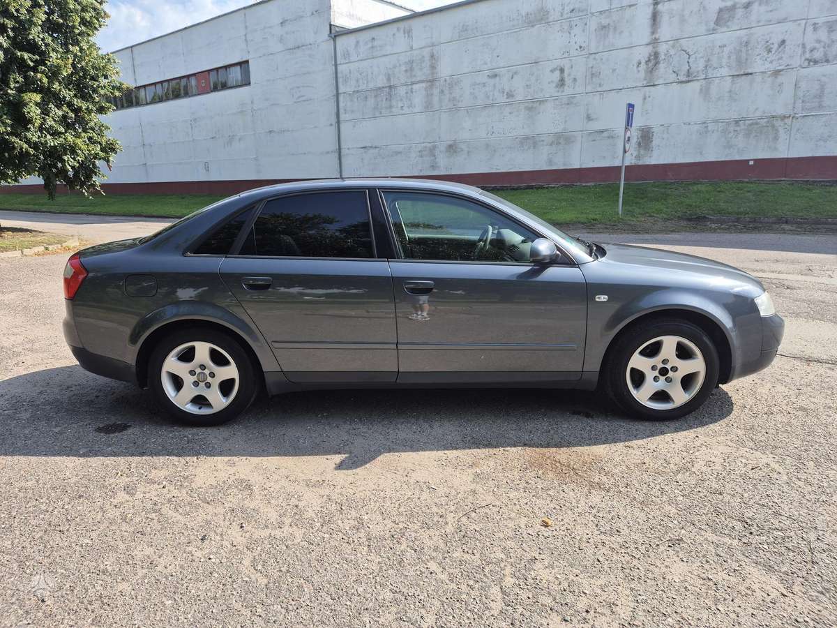 Audi A4, 2.0 l., Седан
