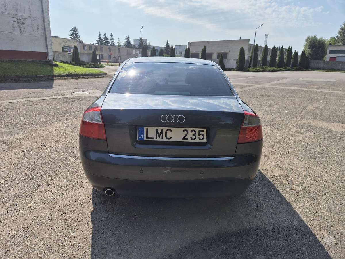 Audi A4, 2.0 l., Седан