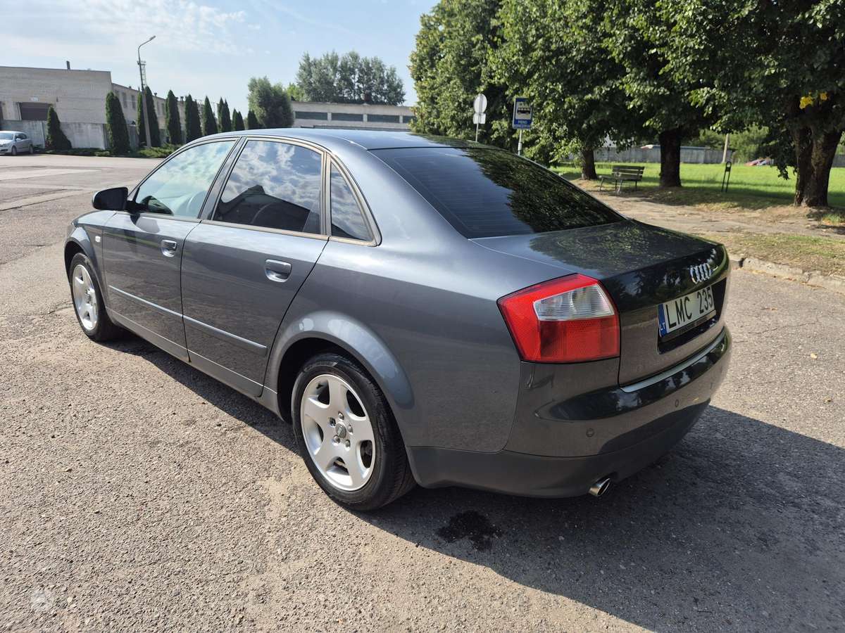 Audi A4, 2.0 l., Седан