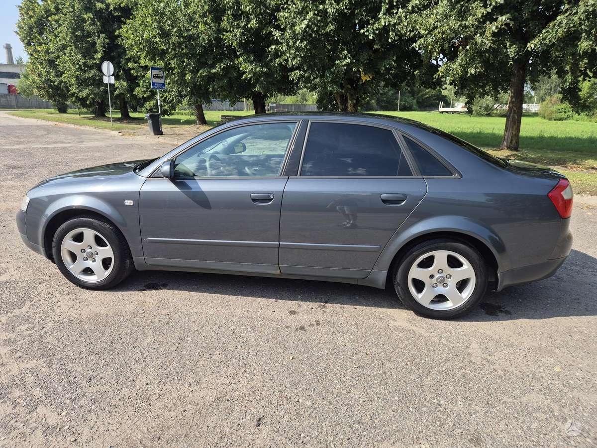 Audi A4, 2.0 l., Седан