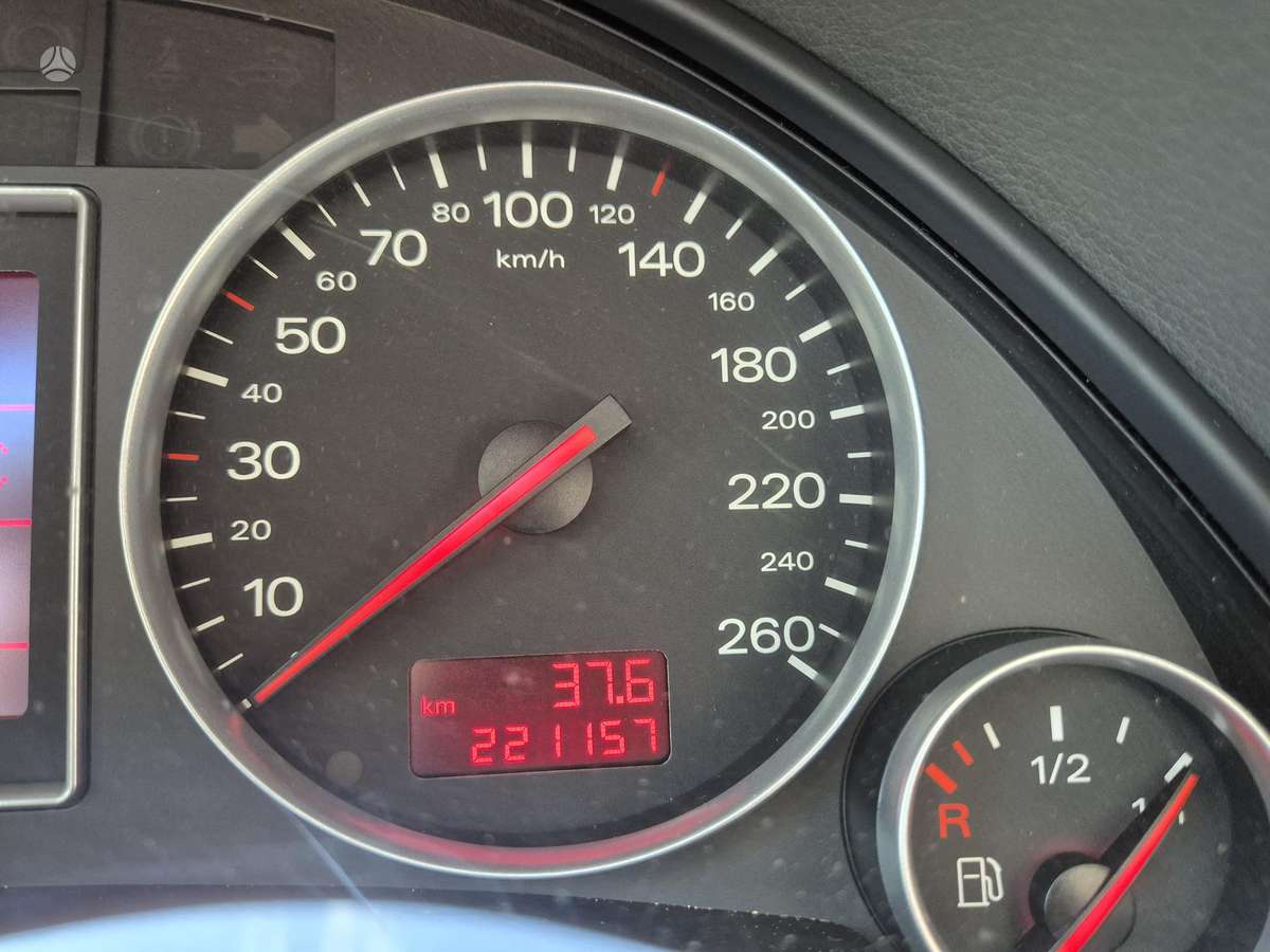 Audi A4, 2.0 l., Седан