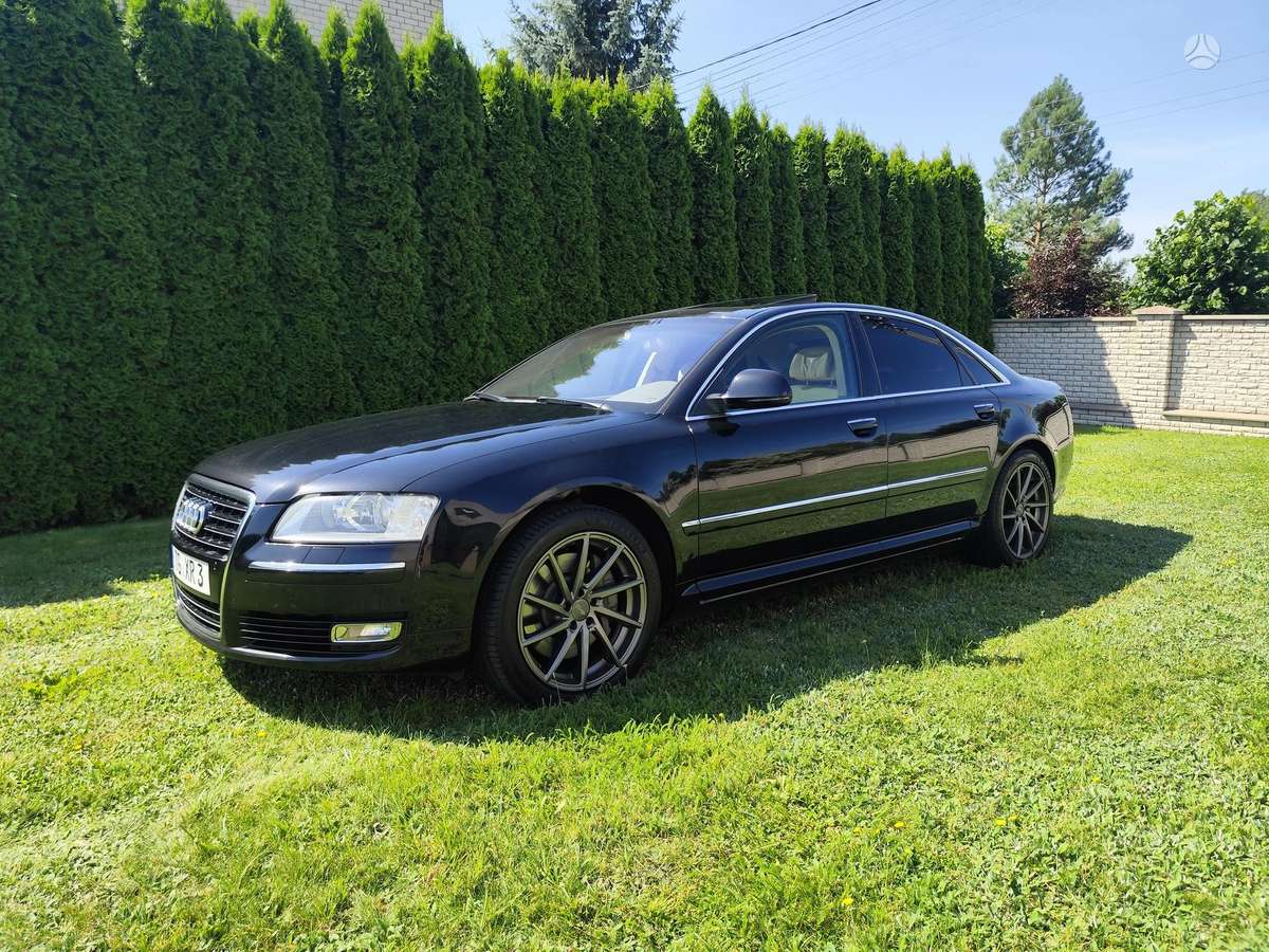 Audi A8, 4.2 l., sedanas