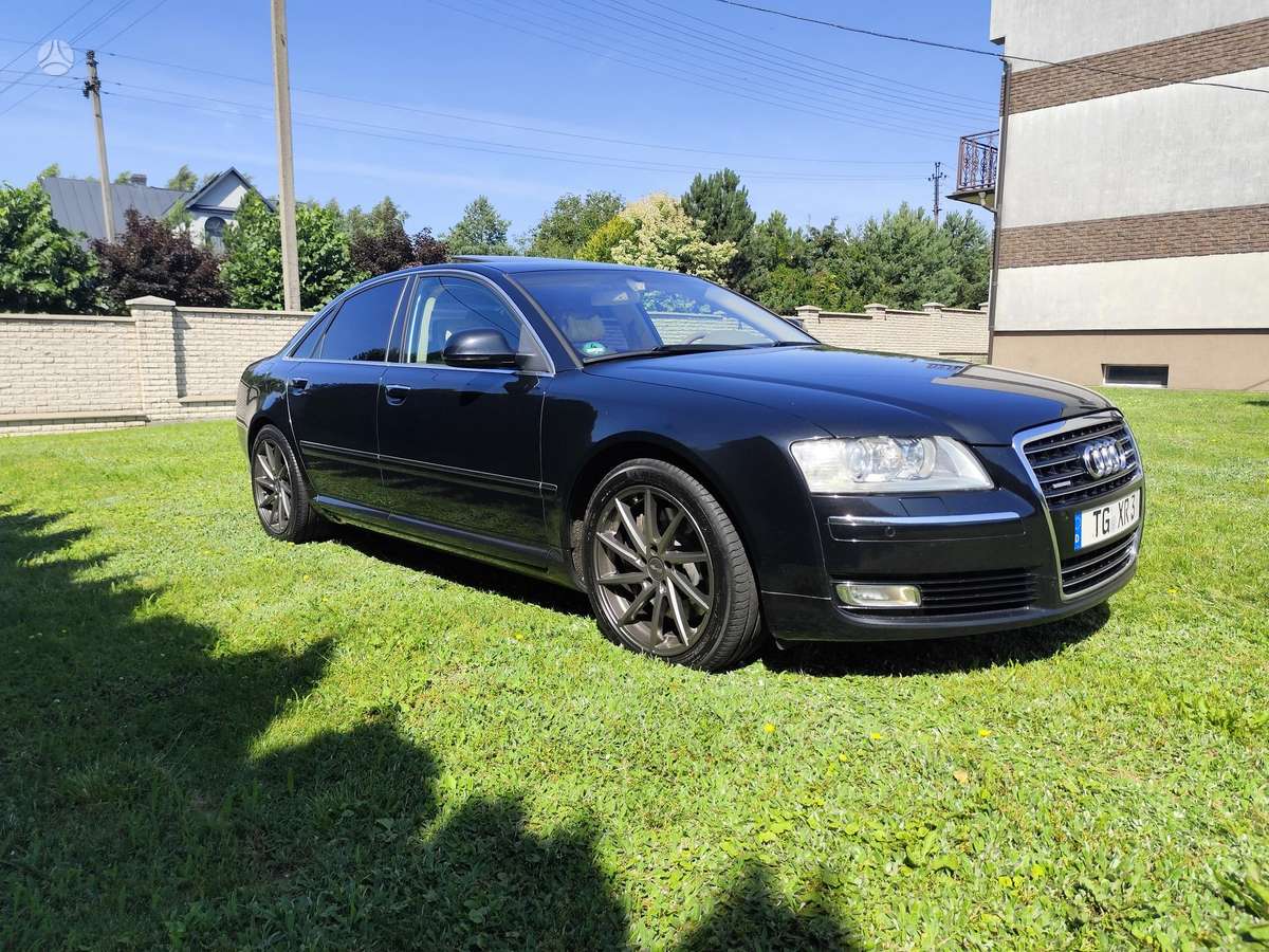 Audi A8, 4.2 l., sedanas