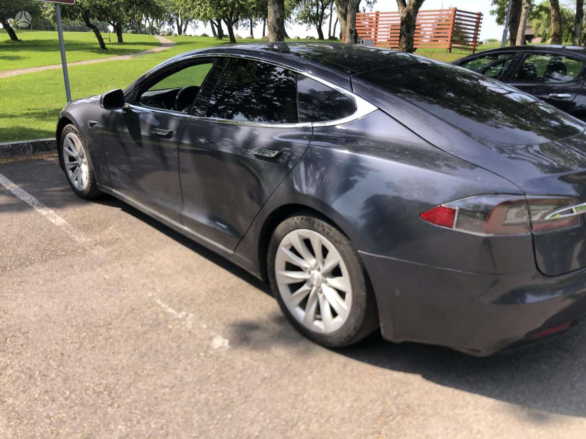 Tesla Model S, 90 kWh, off-road / crossover