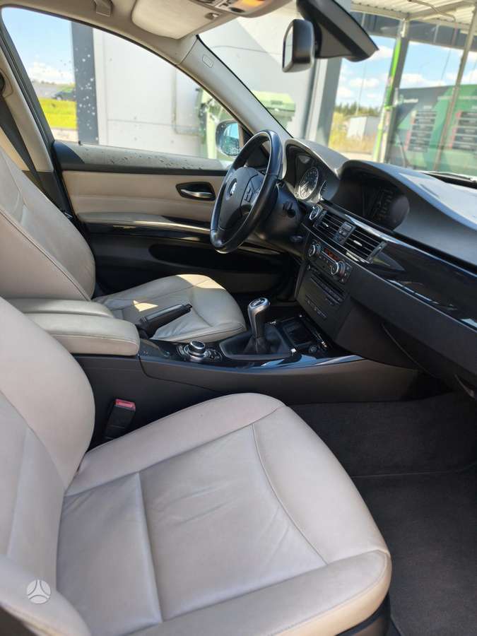 BMW 320, 2.0 l., wagon