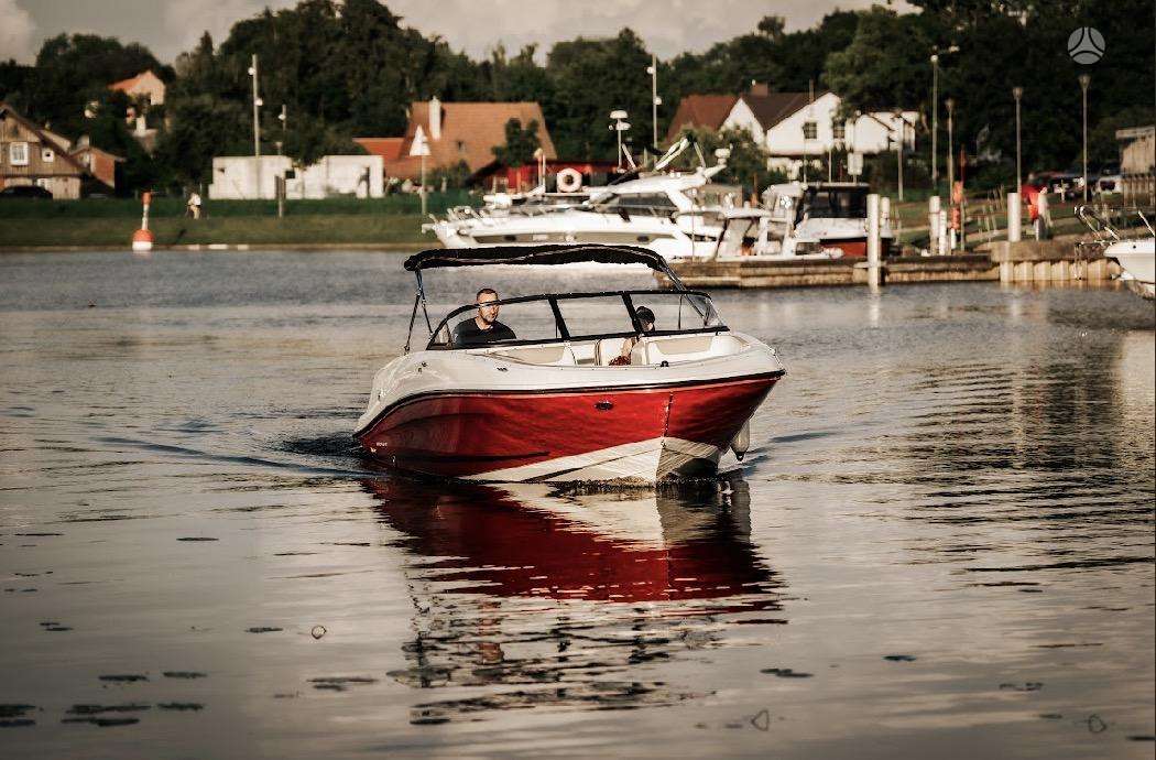 Bayliner VR5, yachts / cruisers