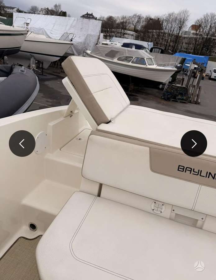 Bayliner VR5, yachts / cruisers