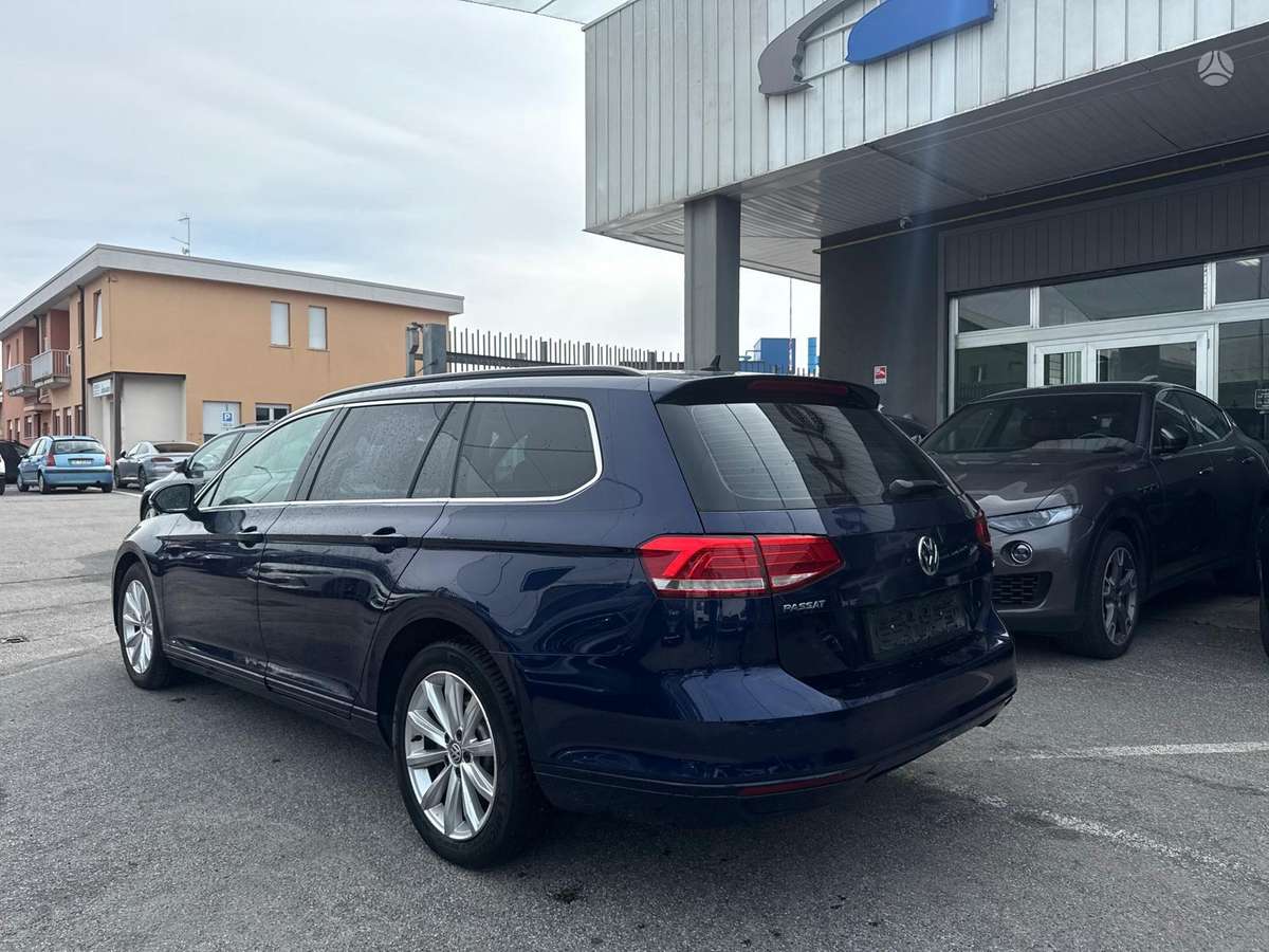 Volkswagen Passat - 5