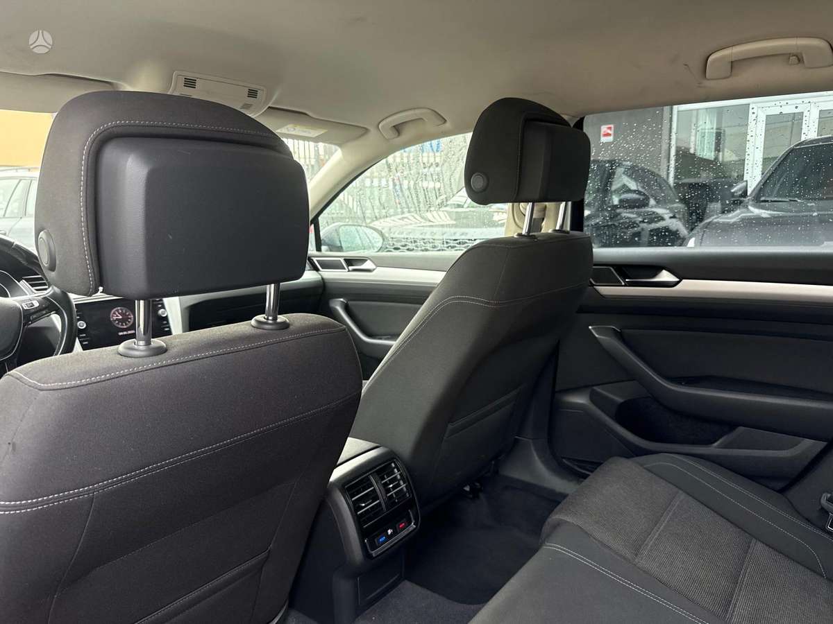 Volkswagen Passat - 9