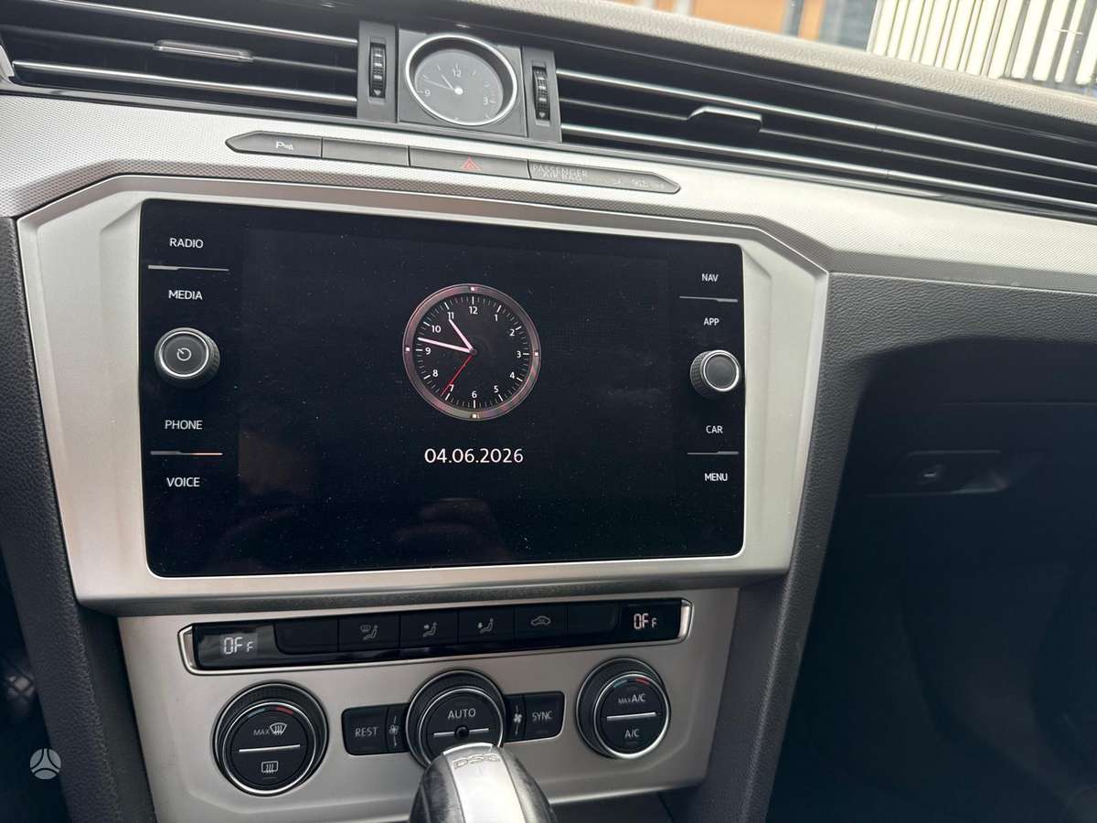 Volkswagen Passat - 10