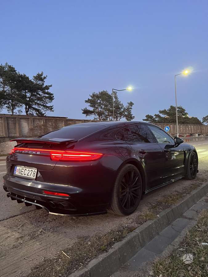Porsche Panamera - 5