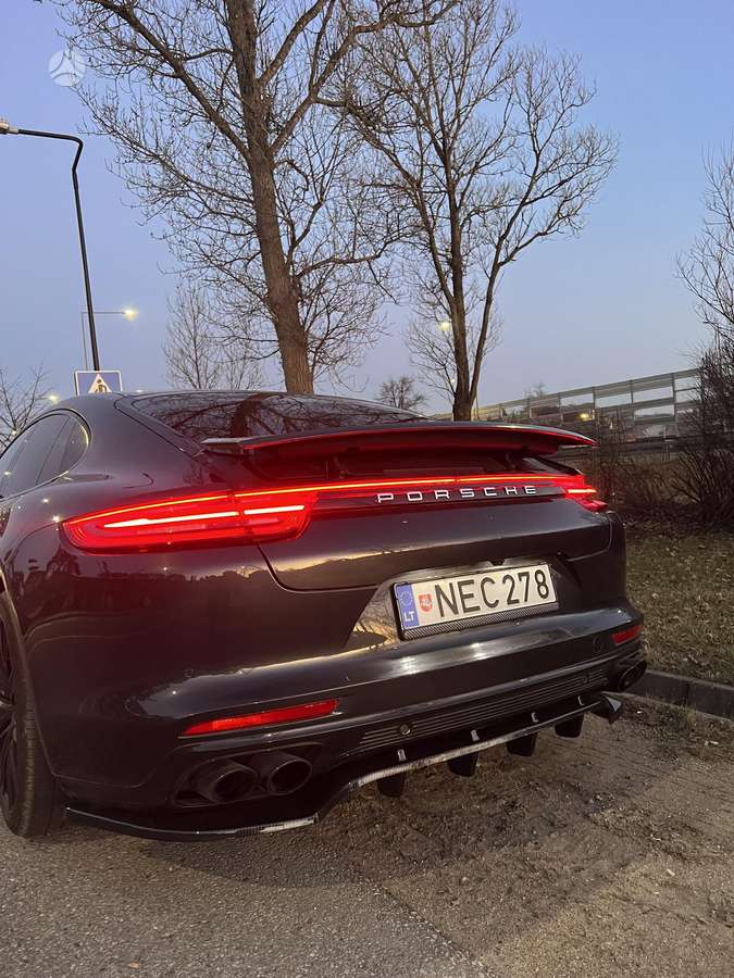 Porsche Panamera - 6