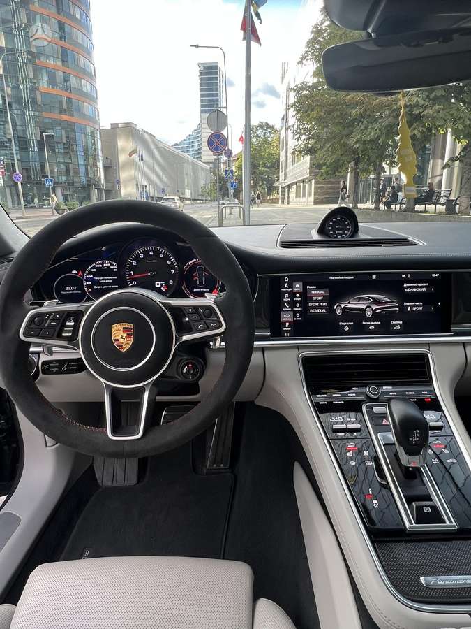 Porsche Panamera - 10