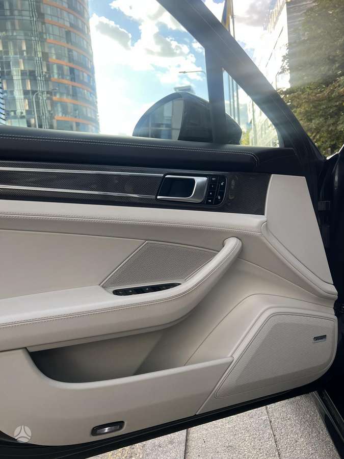 Porsche Panamera - 12