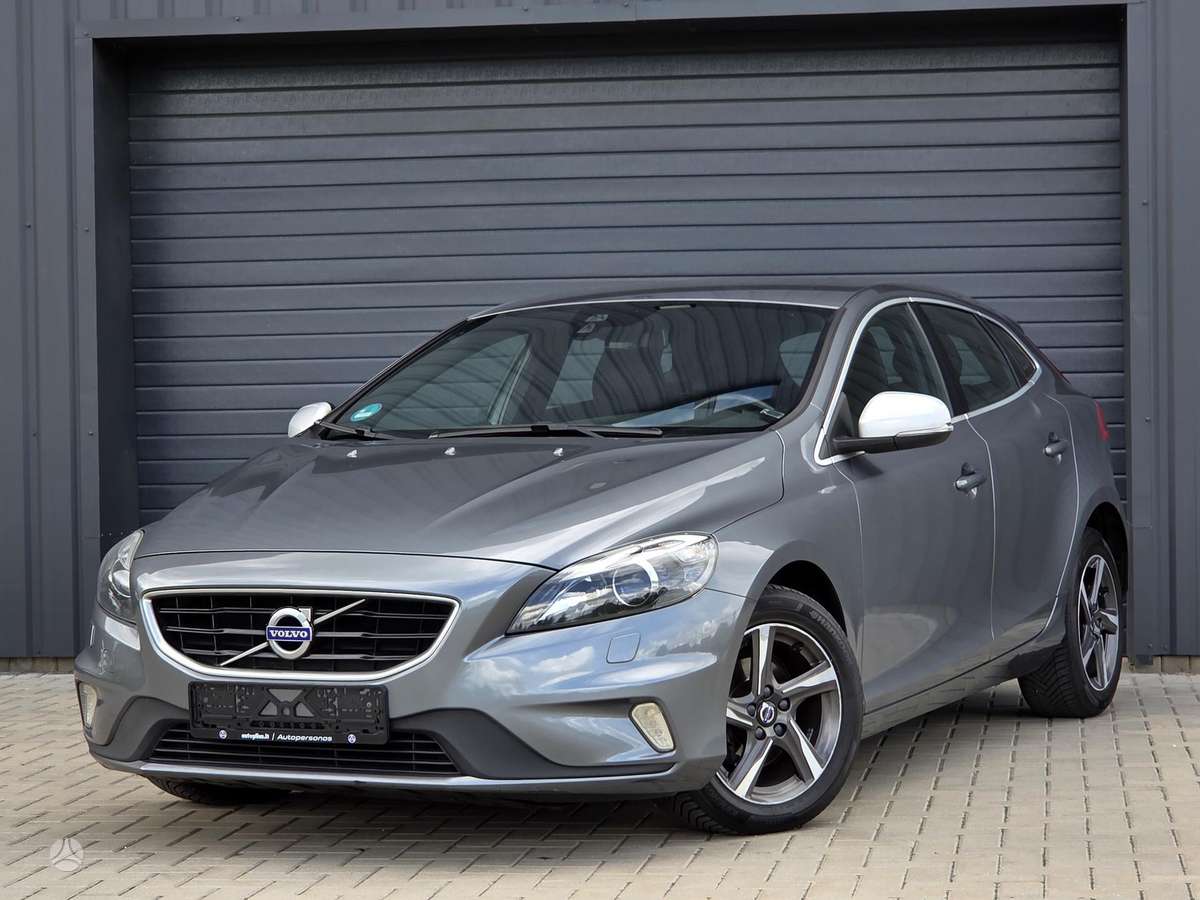 Volvo V40, 2.0 l., hatchback