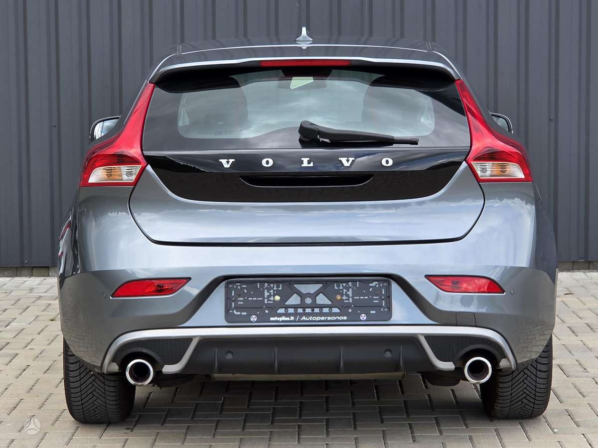 Volvo V40, 2.0 l., hatchback