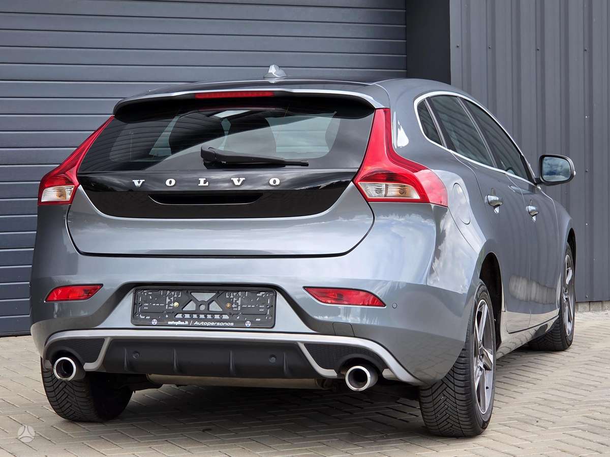Volvo V40, 2.0 l., hatchback