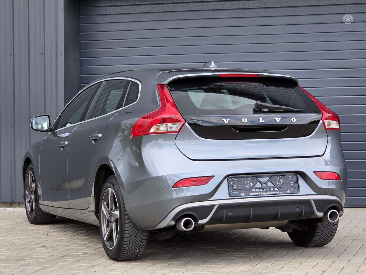Volvo V40, 2.0 l., hatchback