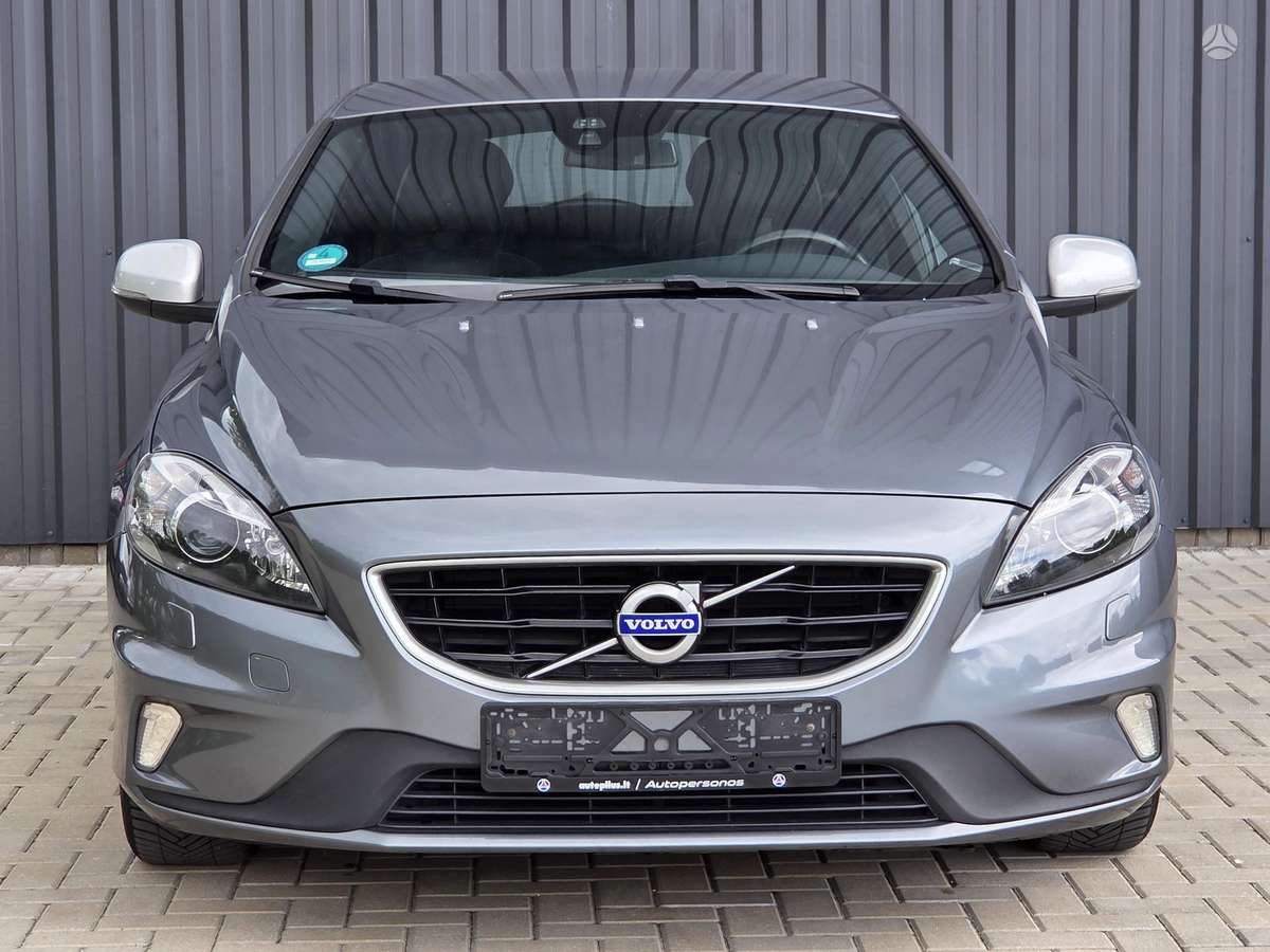 Volvo V40, 2.0 l., hatchback