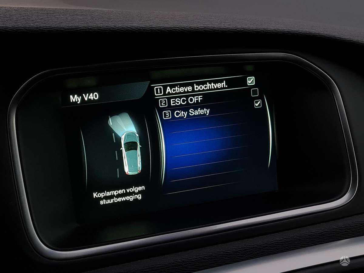 Volvo V40, 2.0 l., Хэтчбек