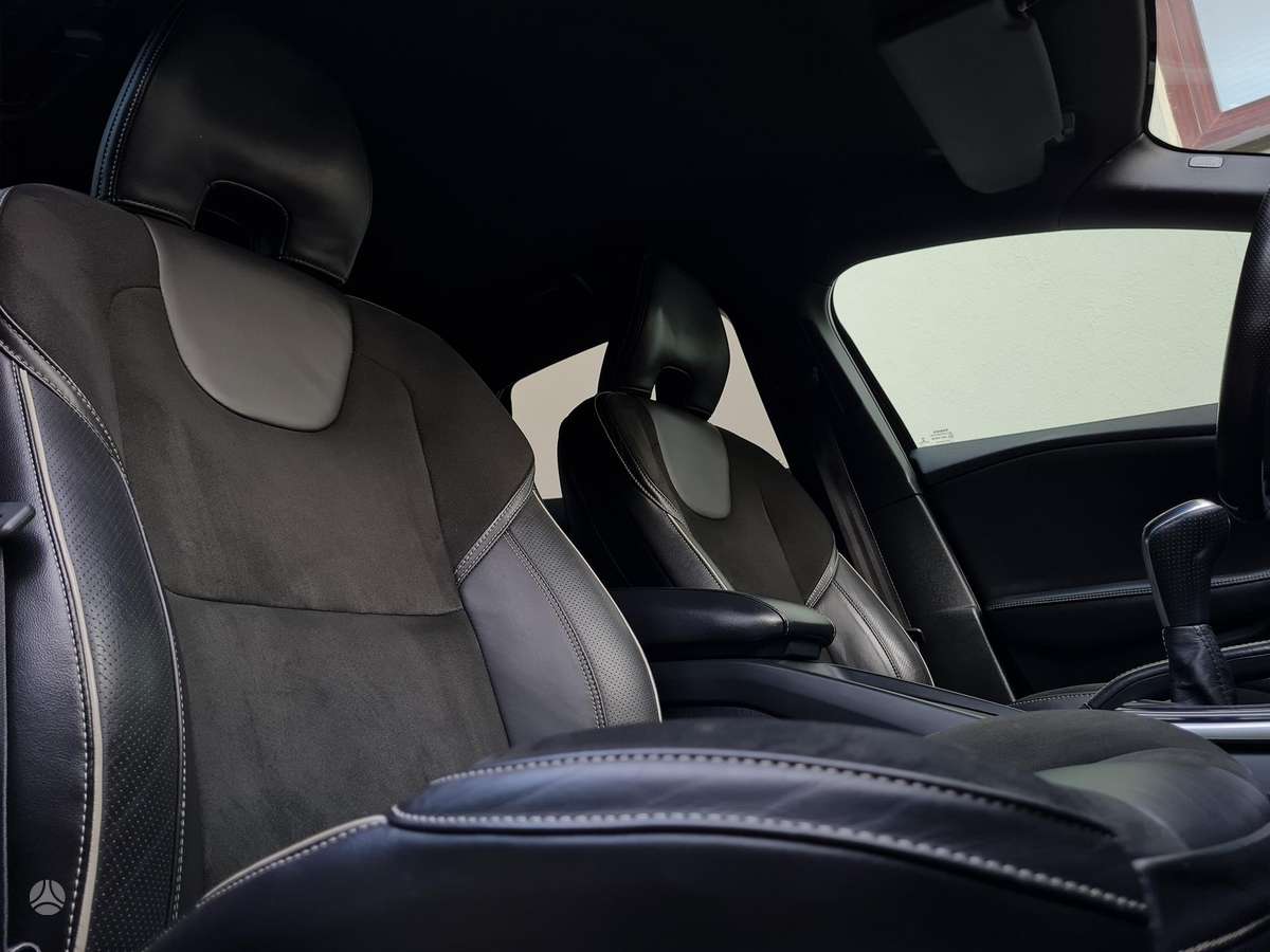 Volvo V40, 2.0 l., hatchback