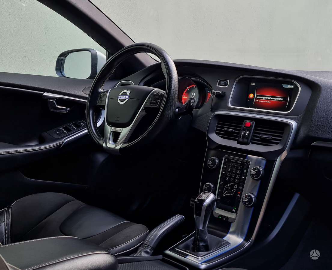 Volvo V40, 2.0 l., hatchback