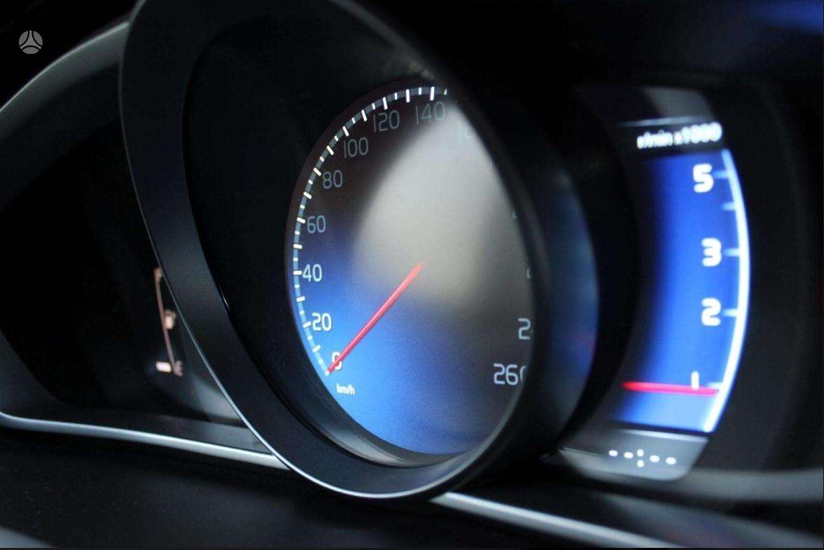 Volvo V40, 2.0 l., Хэтчбек