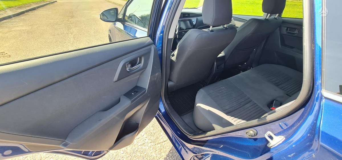 Toyota Auris - 11
