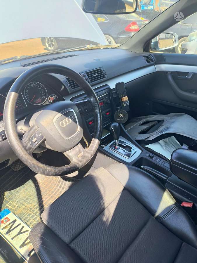 Audi A4 dalimis