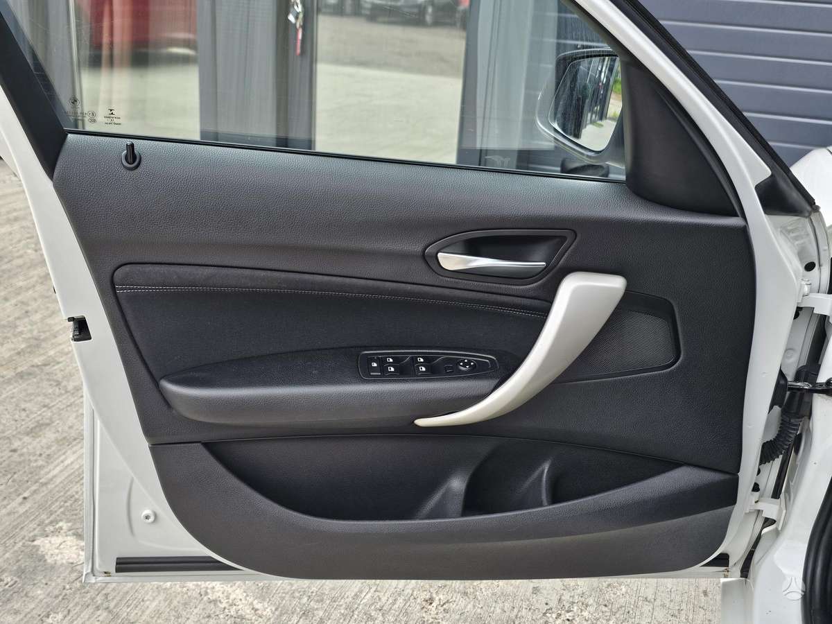 BMW 118, 2.0 l., Хэтчбек
