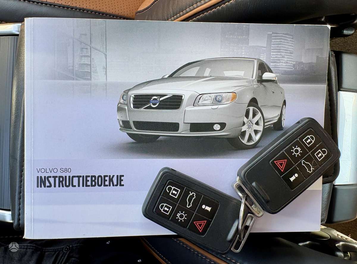 Volvo S80, 2.4 l., Седан
