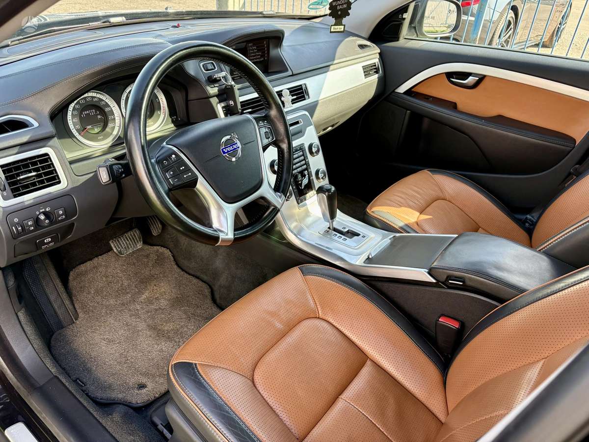 Volvo S80, 2.4 l., Седан