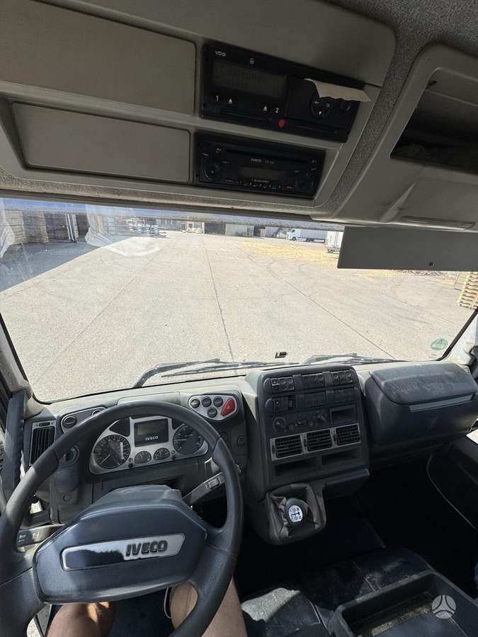 Iveco ML120E25/P, platformas