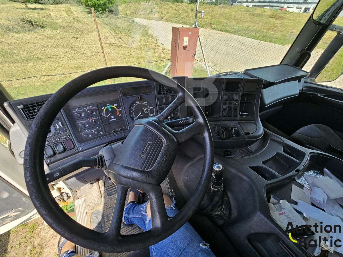 Scania P 94, auto transporters