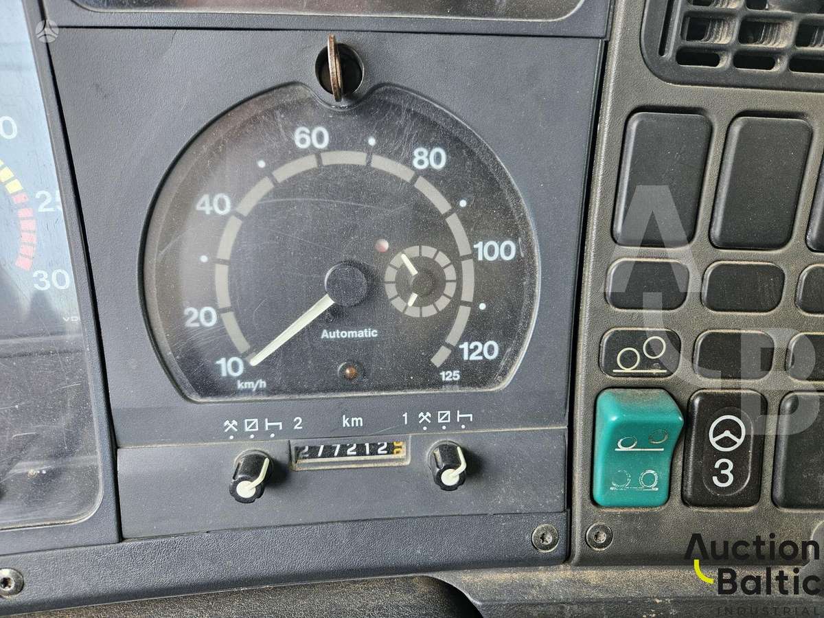 Scania P 94, auto transporters