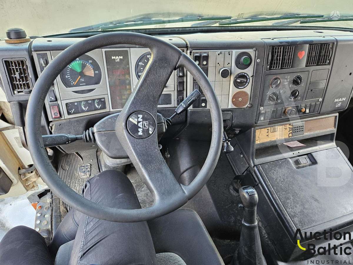 MAN 19.403, milk trucks
