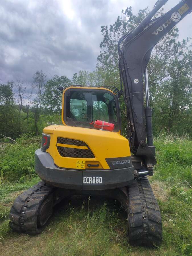AVANT 755, mini krautuvai