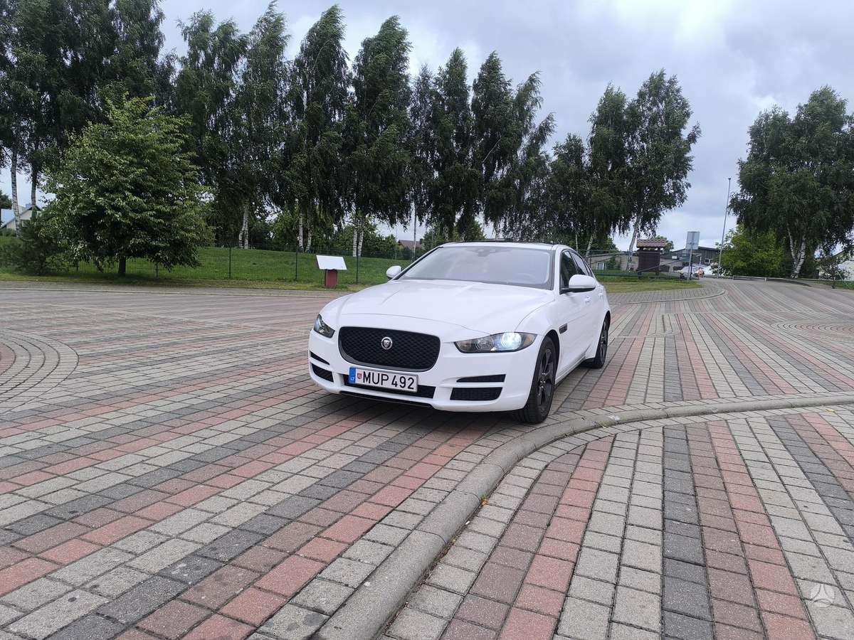 Jaguar XE, 2.0 l., Седан