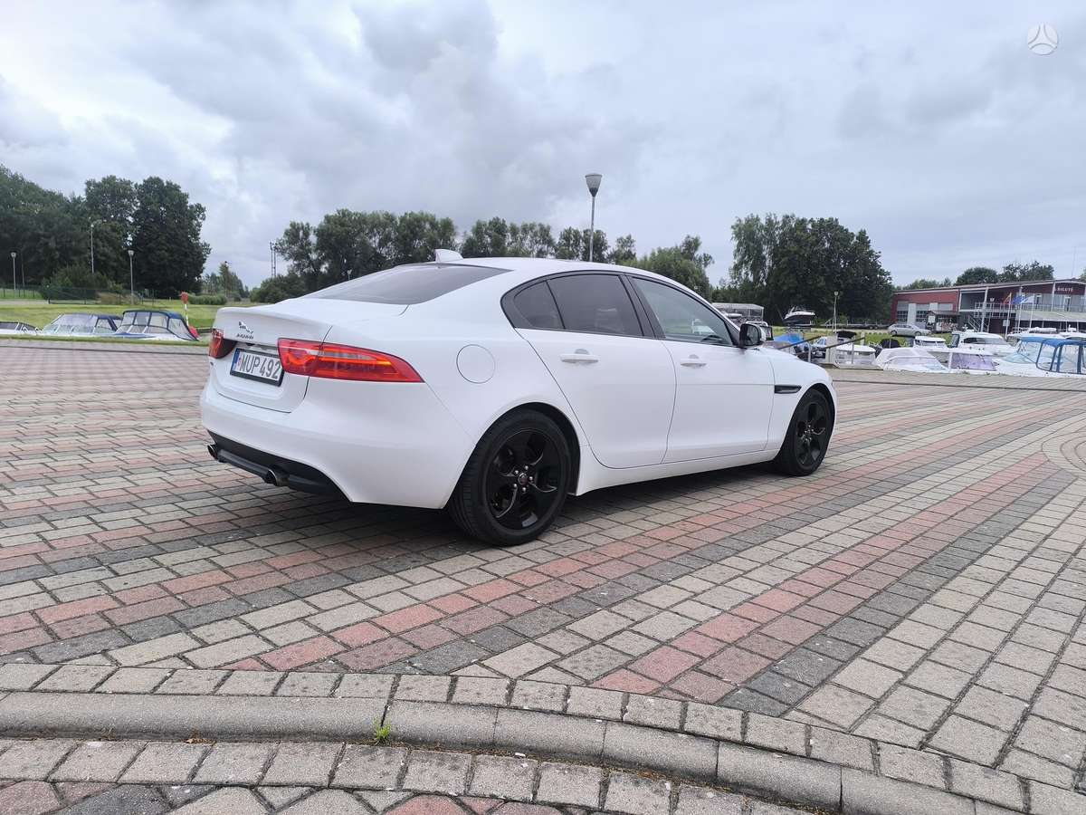 Jaguar XE, 2.0 l., Седан