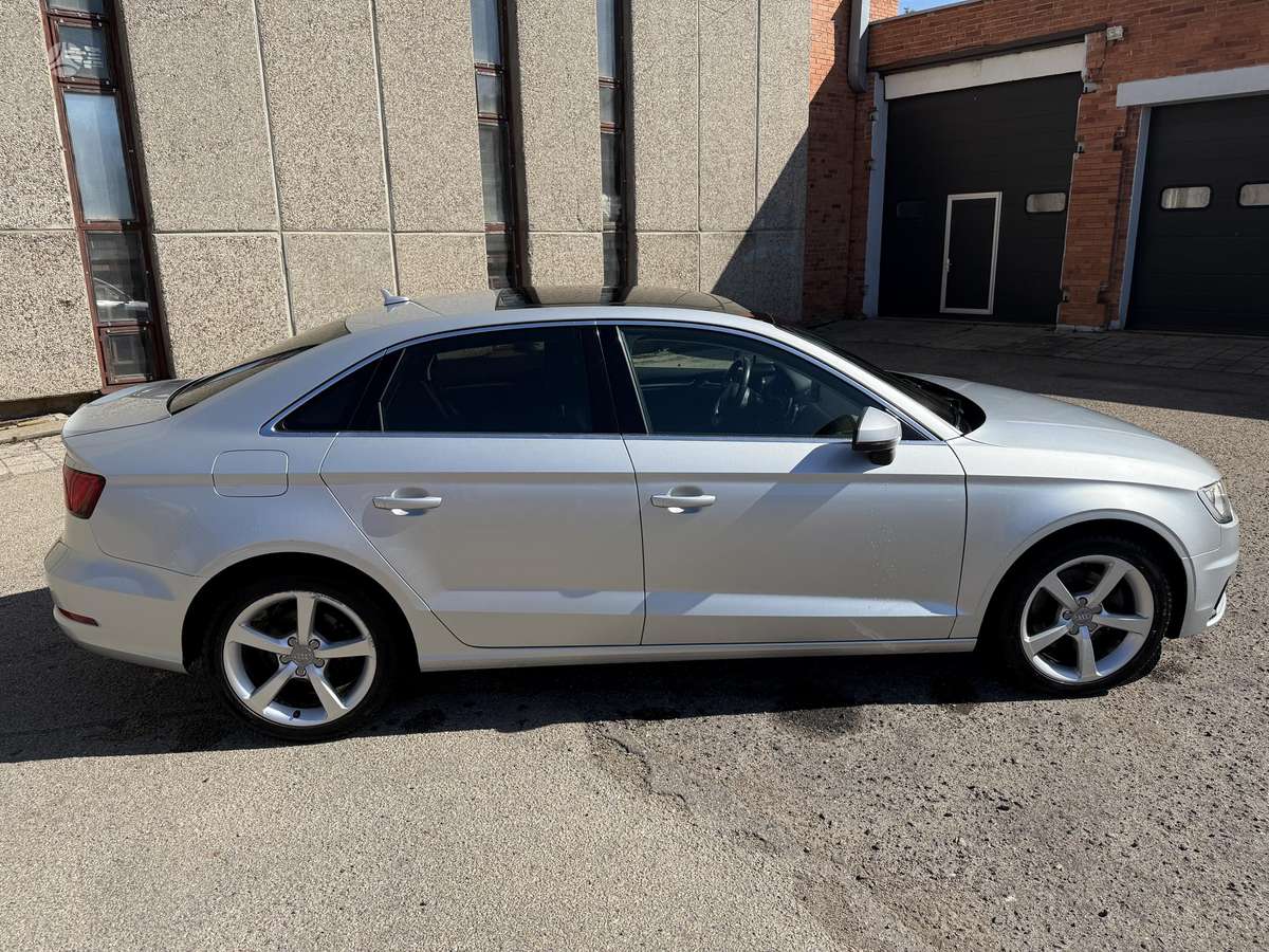 Audi A3, 1.8 l., Седан