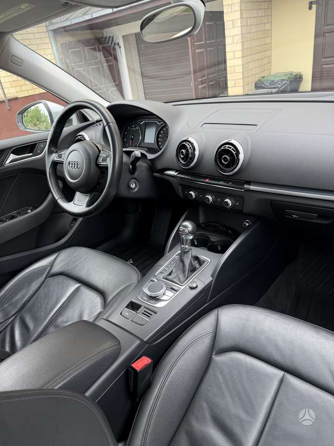 Audi A3, 1.8 l., Седан