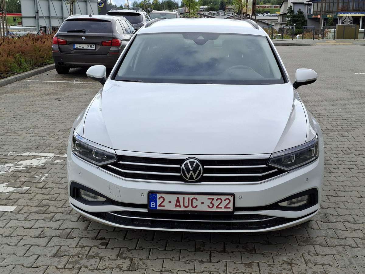 Volkswagen Passat - 4