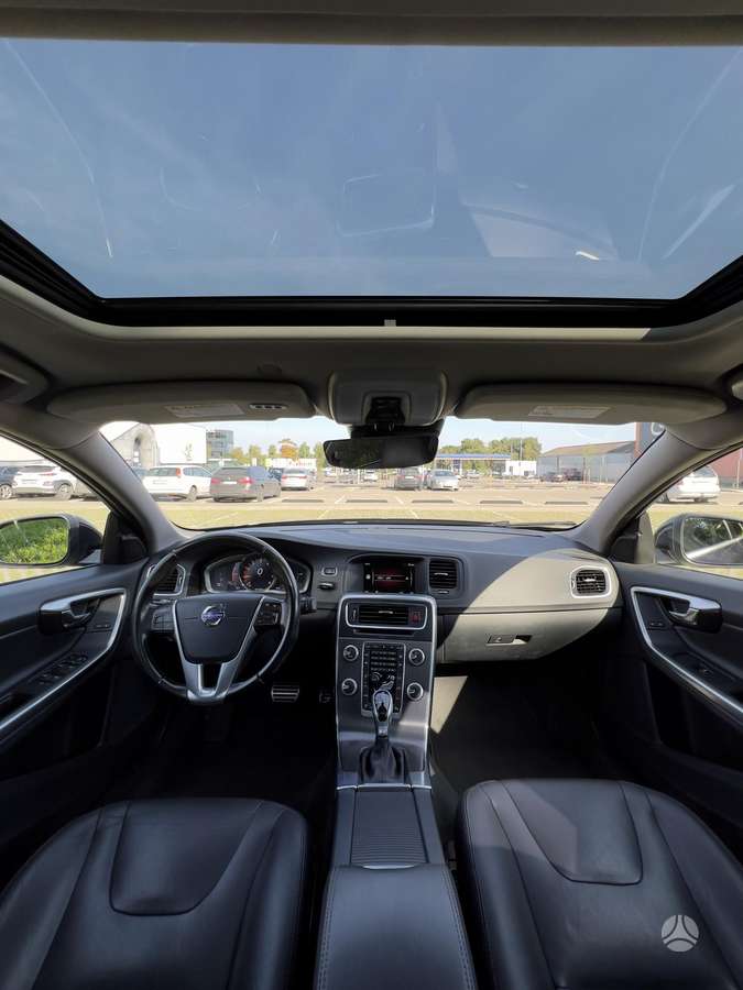 Volvo S60, 2.0 l., Седан