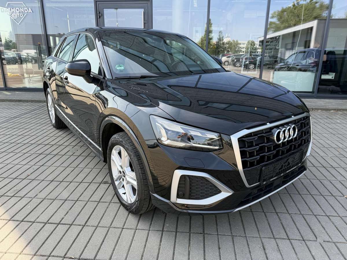 Audi Q2, 1.0 l., off-road / crossover