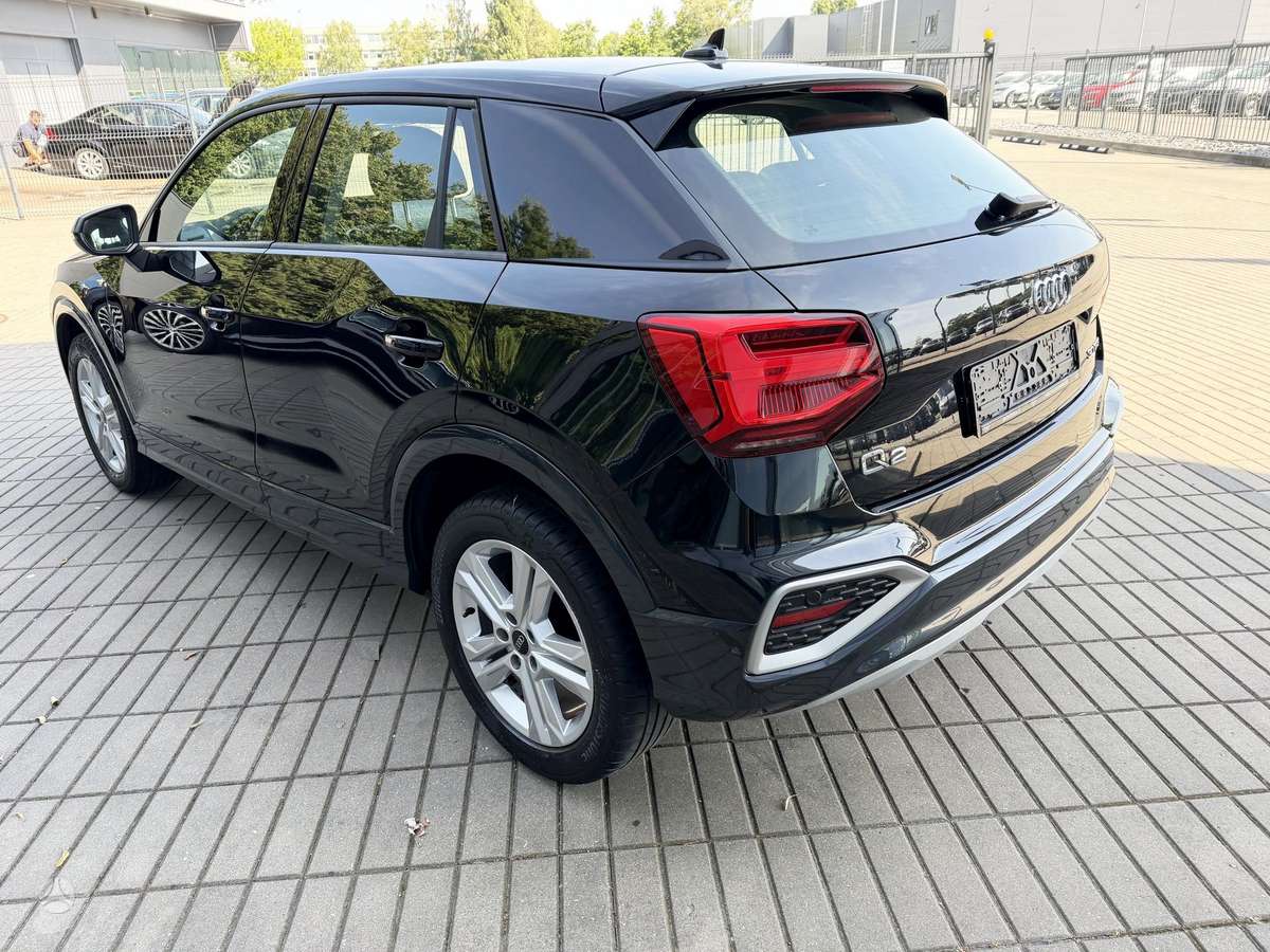 Audi Q2, 1.0 l., off-road / crossover
