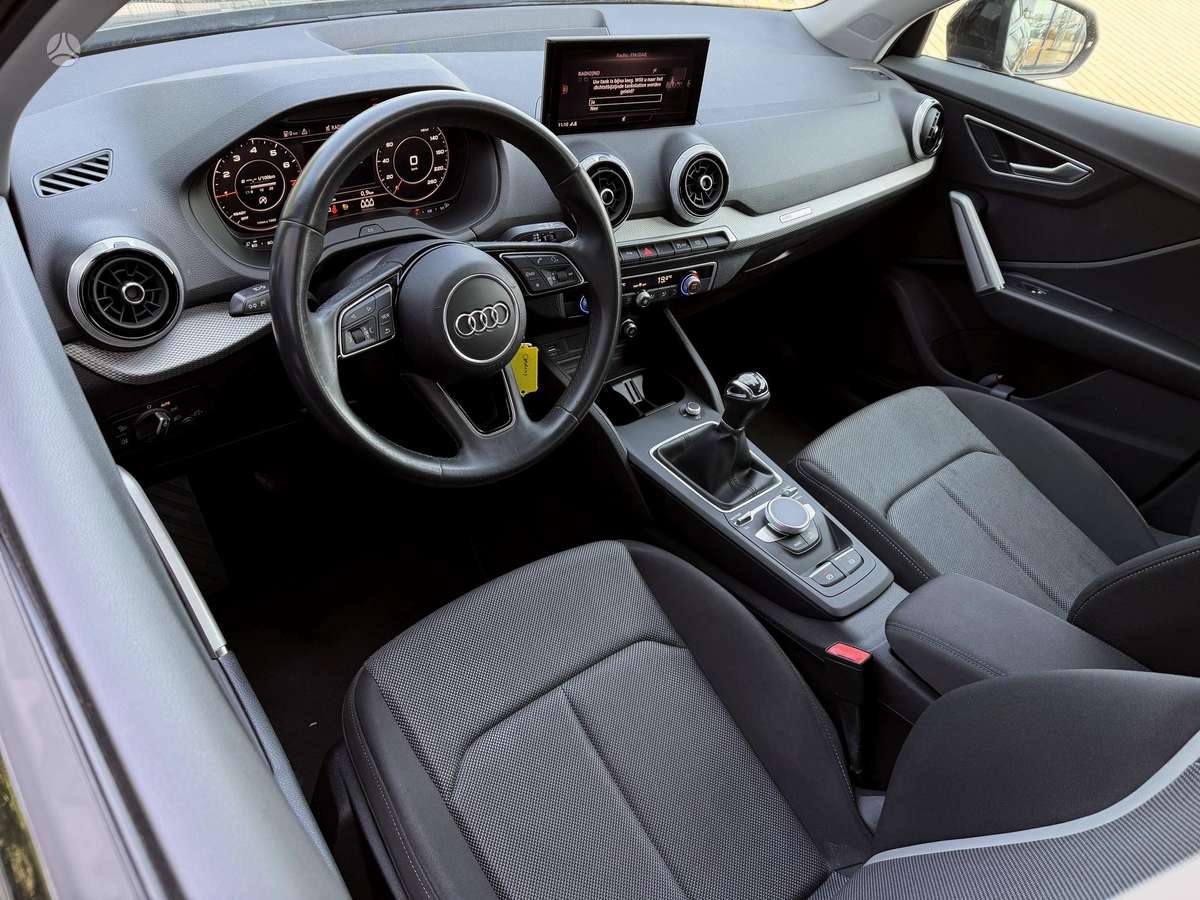 Audi Q2, 1.0 l., off-road / crossover