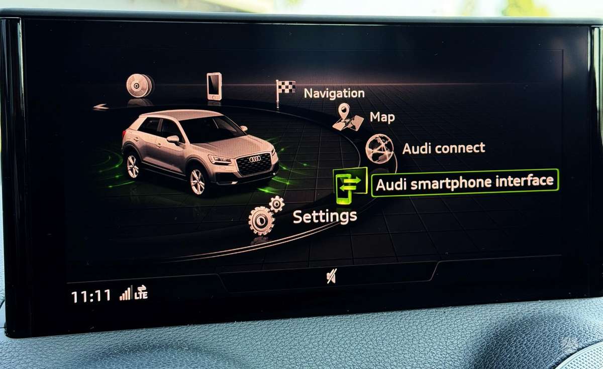 Audi Q2, 1.0 l., off-road / crossover