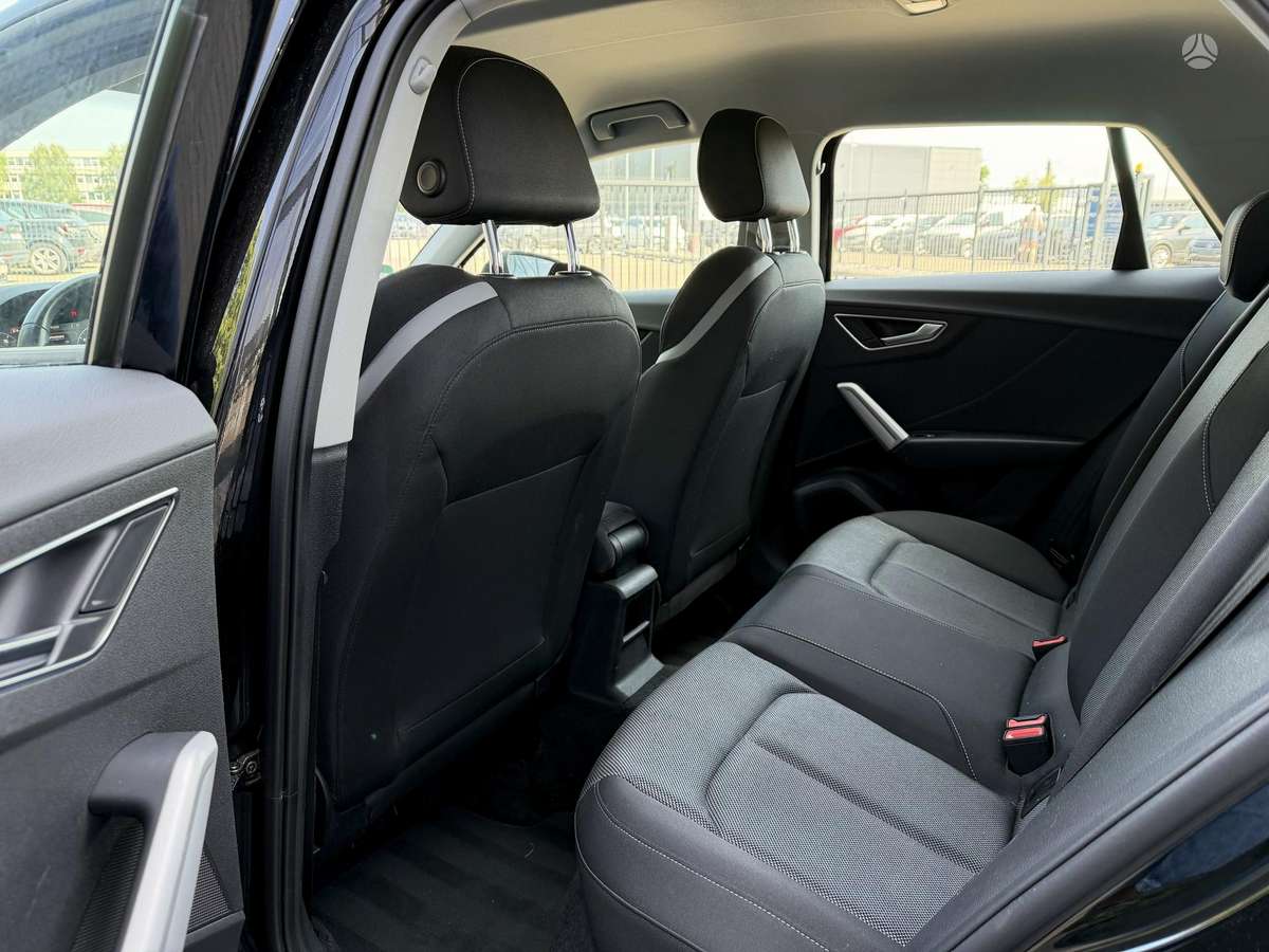 Audi Q2, 1.0 l., off-road / crossover