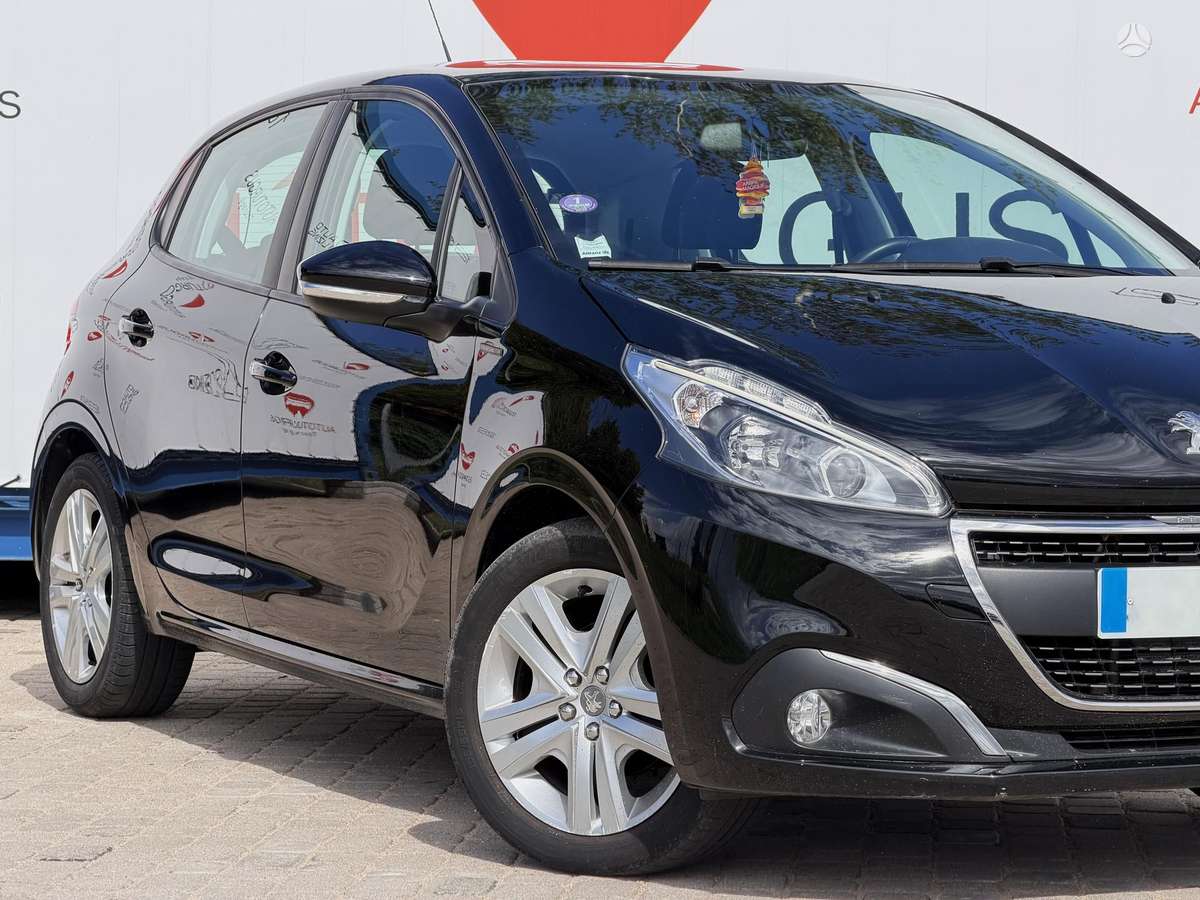 Peugeot 208 - 5