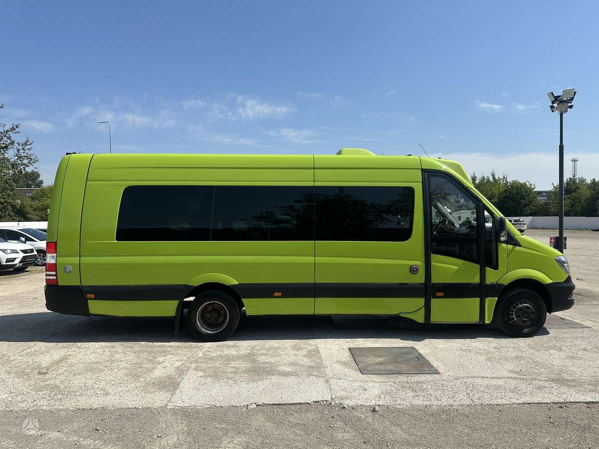 Mercedes-Benz Sprinter, passenger minibus